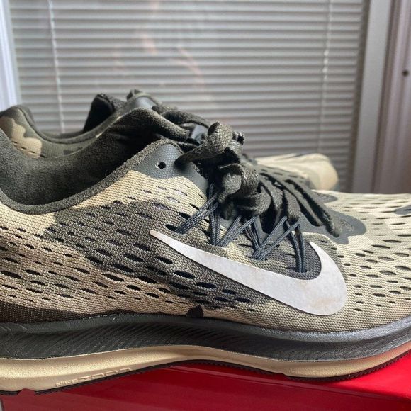 Nike Men's Zoom Winflow5 Size 8 Camo Running Shoes - Picture 5 of 8